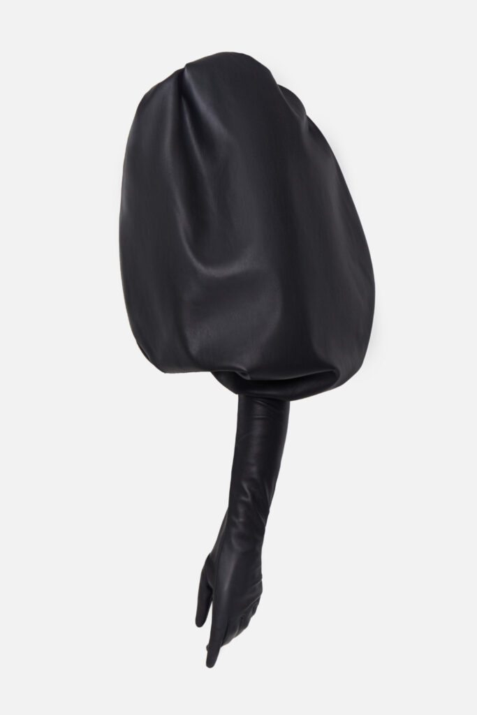 Black leather glove (SKU 746/1)