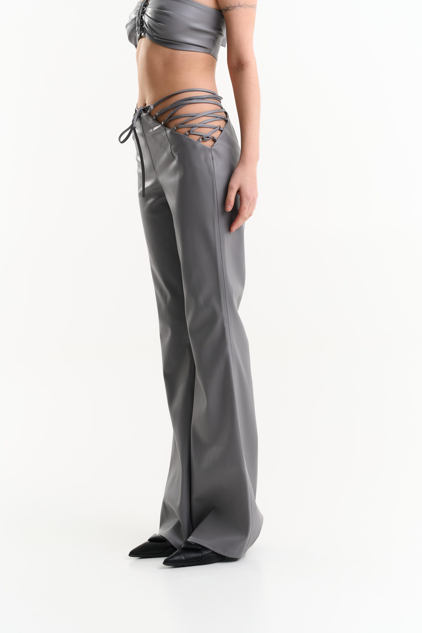 Pantalons gris évasés avec liens